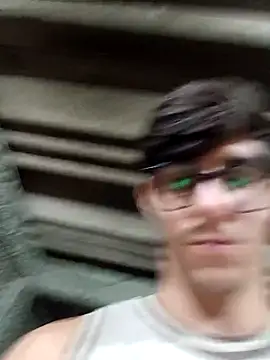 Snapshot of DaviFerreira3 chatting on April 15, 2026, 5:02 am DaviFerreira3 online show from April 15, 2026, 5:02 am