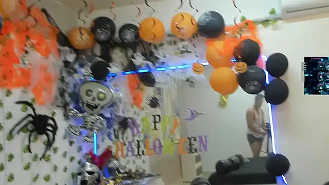 Snapshot of ChoreyTaiylor chatting on October 15, 2025, 3:20 pm ChoreyTaiylor online show from October 15, 2025, 3:20 pm