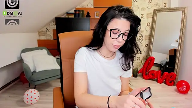 EmillyTaylor online show from March 6, 2025, 4:41 am