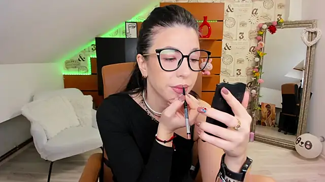 EmillyTaylor online show from November 13, 2025, 4:38 am