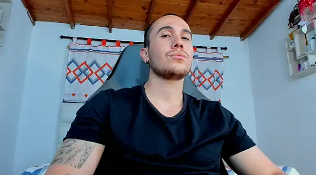 Snapshot of juan__jimenez chatting on March 18, 2025, 9:21 pm juan jimenez online show from March 18, 2025, 9:21 pm
