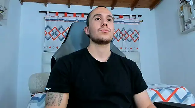 Snapshot of juan__jimenez chatting on March 21, 2025, 6:16 am juan jimenez online show from March 21, 2025, 6:16 am