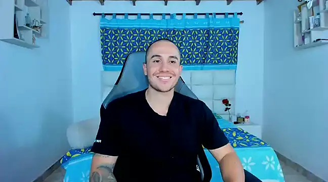 Snapshot of juan__jimenez chatting on January 26, 2025, 12:05 am juan jimenez online show from January 26, 2025, 12:05 am