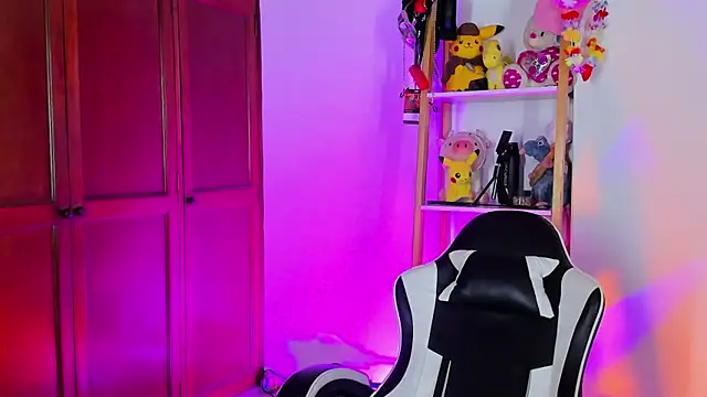 eymy-hadid online show from October 20, 2025, 12:56 am