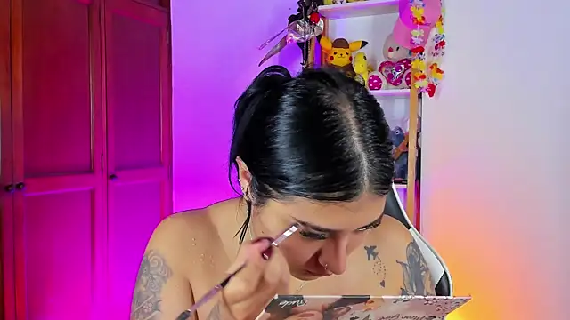 eymy-hadid online show from October 28, 2025, 8:19 pm