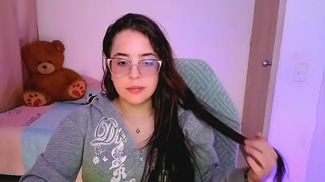  alicia z online show from March 18, 2026, 7:04 pm