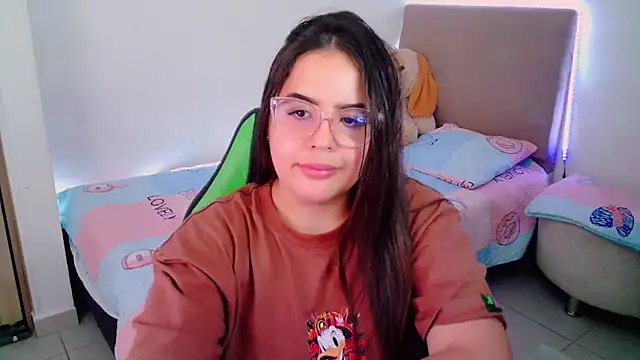 Snapshot of _alicia_z chatting on February 4, 2025, 9:10 pm alicia z online show from February 4, 2025, 9:10 pm