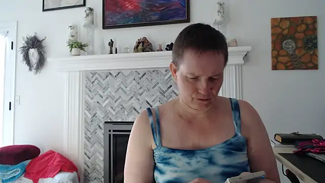 AuroraWillows online show from April 13, 2026, 3:05 pm