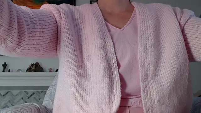 Snapshot of AuroraWillows chatting on February 4, 2026, 11:11 pm AuroraWillows online show from February 4, 2026, 11:11 pm