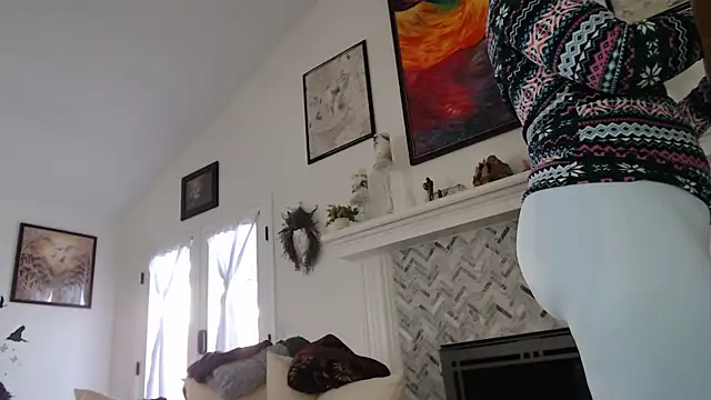 AuroraWillows online show from November 1, 2025, 4:45 pm