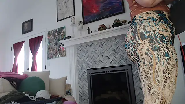 AuroraWillows online show from March 18, 2025, 8:48 pm