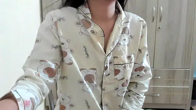 Snapshot of Beauty_Asian_Tina chatting on March 6, 2025, 9:42 pm Beauty Asian Tina online show from March 6, 2025, 9:42 pm