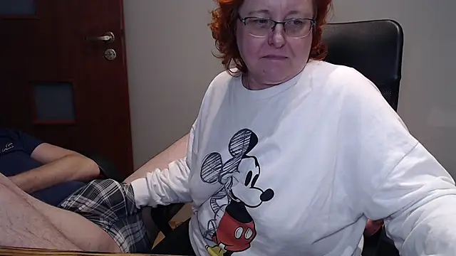 Snapshot of JoannaAndNeighbour chatting on February 6, 2025, 5:30 pm JoannaAndNeighbour online show from February 6, 2025, 5:30 pm