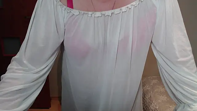 Snapshot of JoannaAndNeighbour chatting on February 6, 2025, 7:24 am JoannaAndNeighbour online show from February 6, 2025, 7:24 am