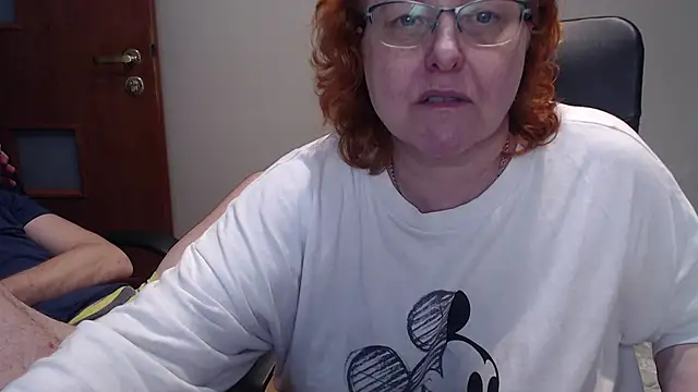 Snapshot of JoannaAndNeighbour chatting on February 12, 2025, 7:02 pm JoannaAndNeighbour online show from February 12, 2025, 7:02 pm