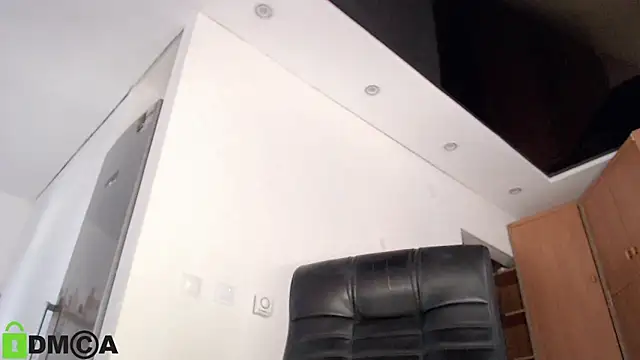 Snapshot of DollySun chatting on February 19, 2025, 12:33 pm DollySun online show from February 19, 2025, 12:33 pm