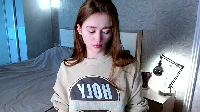 millllina online show from March 13, 2025, 2:33 pm