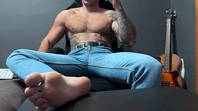 Mr YourGod online show from November 2, 2025, 4:28 am