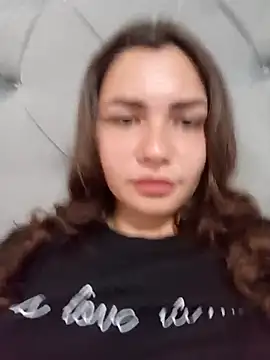 HannahMeid online show from September 17, 2025, 9:33 am