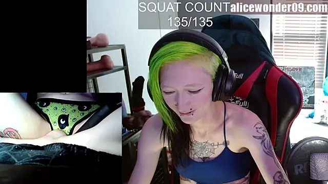 alicewonder09 online show from October 15, 2025, 5:32 pm