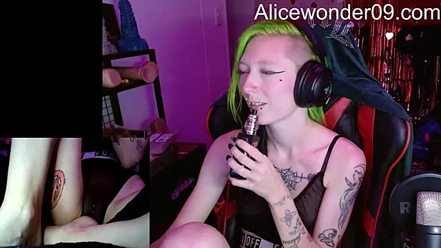 alicewonder09 online show from January 19, 2026, 4:38 am