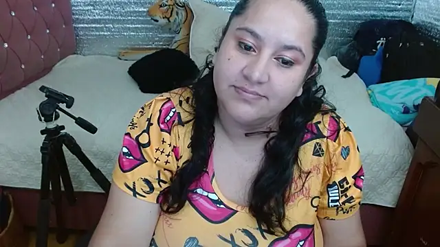 EMILY-NESSA online show from May 11, 2026, 2:40 pm