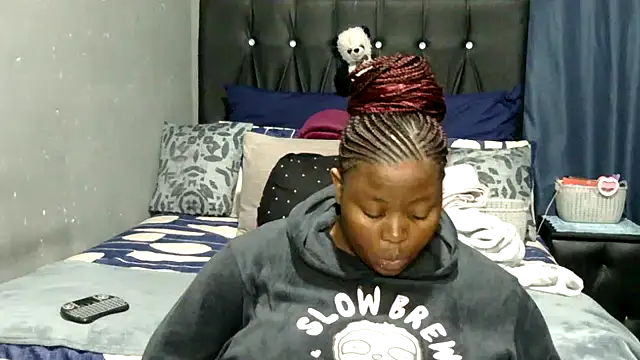 caramelbooty69 online show from May 11, 2026, 5:21 pm