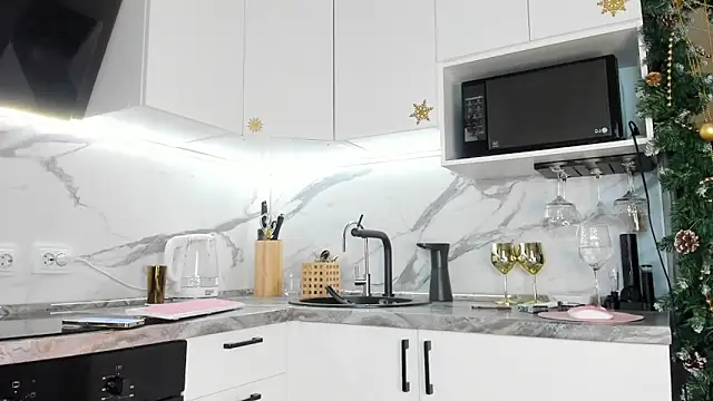 Lex Love online show from December 29, 2024, 5:01 pm