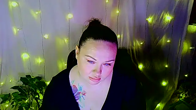 Victoria Marks online show from December 2, 2025, 6:15 am