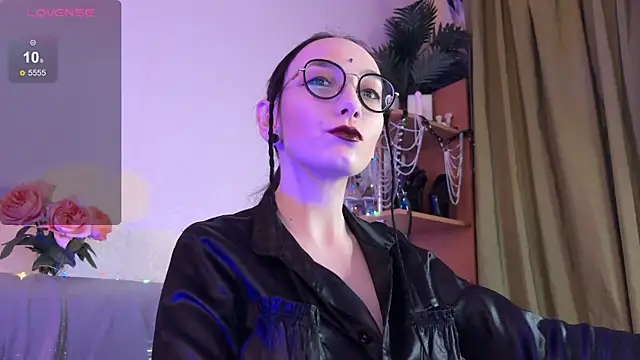 Jinhee Noir online show from December 2, 2025, 12:18 pm