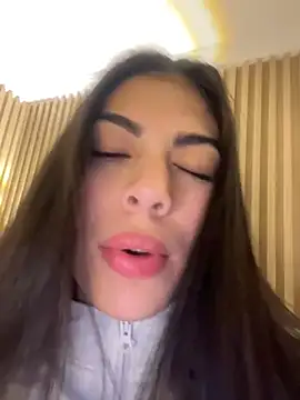 Sarasanders 4 online show from October 21, 2025, 3:17 am