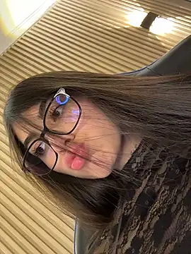 Sarasanders 4 online show from October 20, 2025, 12:45 am