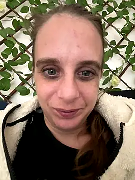 LadyChantale online show from November 22, 2025, 7:18 am