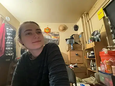 Snowbunnycake 131 online show from May 13, 2026, 12:56 pm