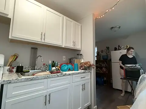 Snowbunnycake 131 online show from November 6, 2025, 11:58 am