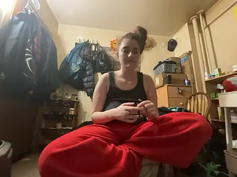 Snapshot of Snowbunnycake_131 chatting on March 9, 2026, 9:57 am Snowbunnycake 131 online show from March 9, 2026, 9:57 am