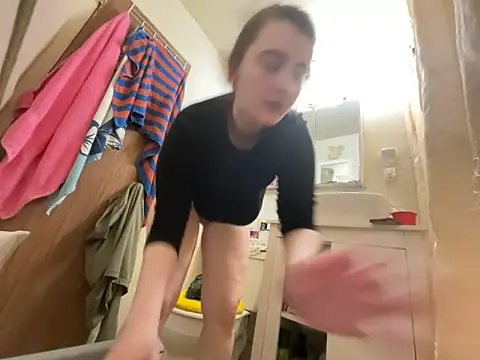 Snapshot of Snowbunnycake_131 chatting on March 12, 2026, 1:59 pm Snowbunnycake 131 online show from March 12, 2026, 1:59 pm