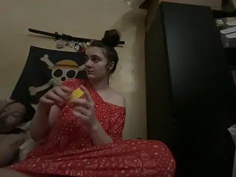 Snowbunnycake 131 online show from May 6, 2026, 1:37 pm