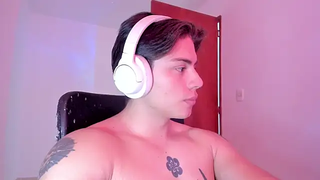 Snapshot of Giordano_Russo chatting on September 22, 2025, 5:19 pm Giordano Russo online show from September 22, 2025, 5:19 pm