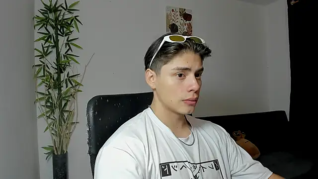 Snapshot of Giordano_Russo chatting on March 3, 2025, 2:54 am Giordano Russo online show from March 3, 2025, 2:54 am