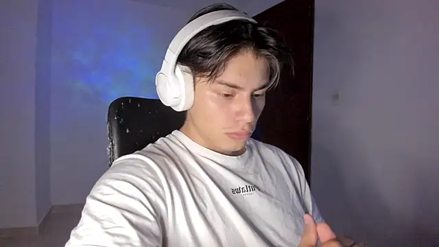 Snapshot of Giordano_Russo chatting on September 26, 2025, 2:51 am Giordano Russo online show from September 26, 2025, 2:51 am