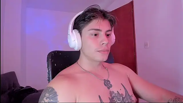 Snapshot of Giordano_Russo chatting on September 8, 2025, 8:30 pm Giordano Russo online show from September 8, 2025, 8:30 pm