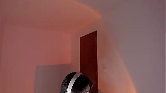 Snapshot of Giordano_Russo chatting on November 28, 2025, 12:11 am Giordano Russo online show from November 28, 2025, 12:11 am