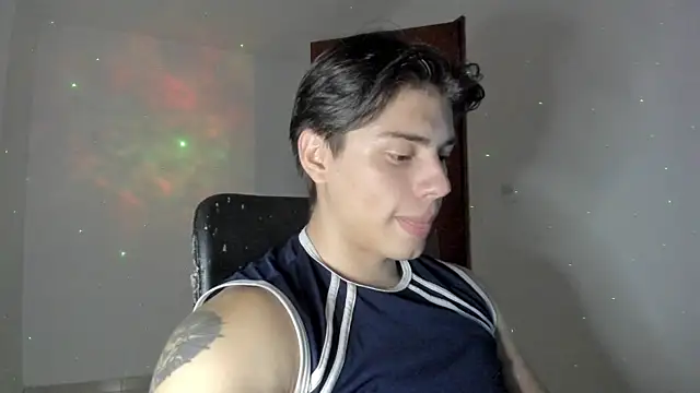 Snapshot of Giordano_Russo chatting on September 23, 2025, 5:25 am Giordano Russo online show from September 23, 2025, 5:25 am