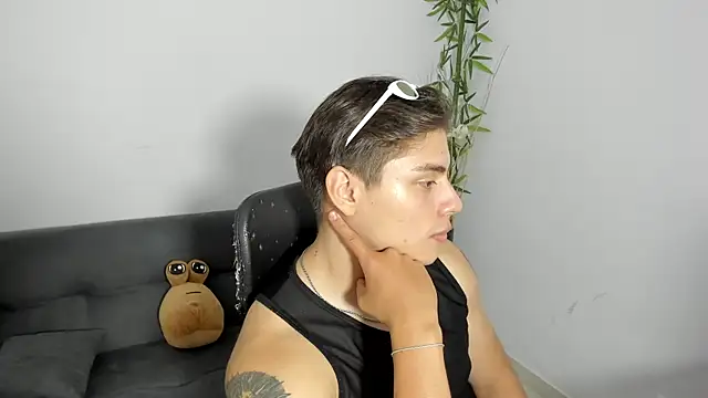 Snapshot of Giordano_Russo chatting on March 15, 2025, 5:08 am Giordano Russo online show from March 15, 2025, 5:08 am