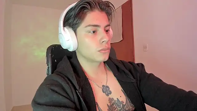 Snapshot of Giordano_Russo chatting on September 14, 2025, 4:29 pm Giordano Russo online show from September 14, 2025, 4:29 pm