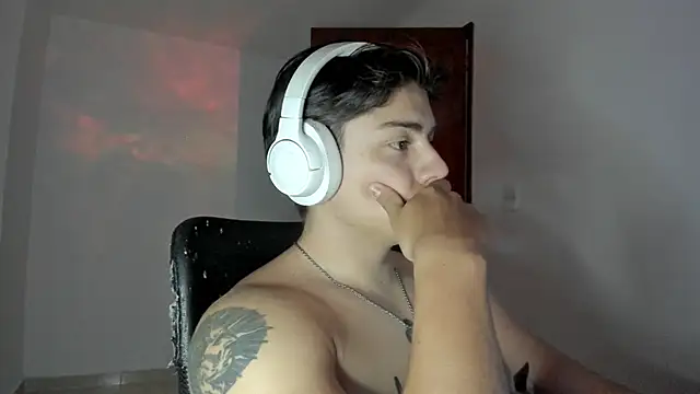 Snapshot of Giordano_Russo chatting on September 20, 2025, 9:53 pm Giordano Russo online show from September 20, 2025, 9:53 pm