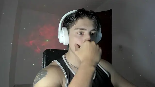 Snapshot of Giordano_Russo chatting on September 24, 2025, 3:57 am Giordano Russo online show from September 24, 2025, 3:57 am