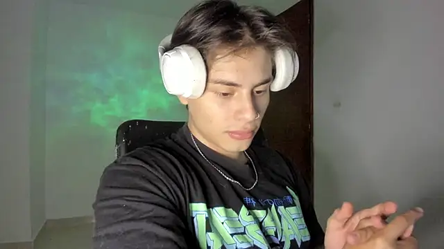 Snapshot of Giordano_Russo chatting on September 28, 2025, 1:45 am Giordano Russo online show from September 28, 2025, 1:45 am