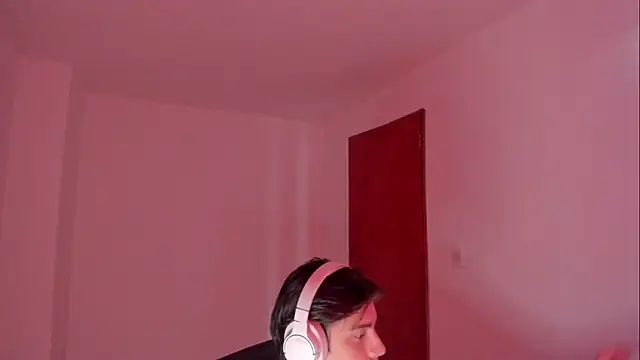 Snapshot of Giordano_Russo chatting on November 5, 2025, 8:23 pm Giordano Russo online show from November 5, 2025, 8:23 pm